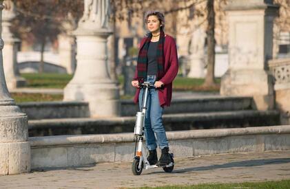 Airwheel Z3 auto-equilibrio scooter eléctrico de 2 ruedas presta más atención a los detalles con el fin de ofrecerte una experiencia cómoda.